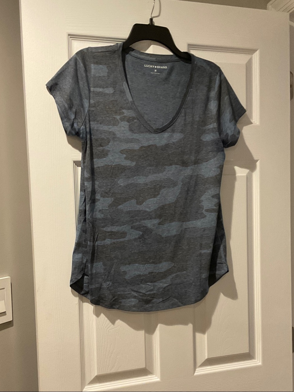 Lucky Brand Blue Camo V-Neck Short Sleeve Tee